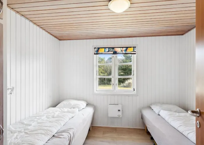 Holiday home Sigfride - 500m From The Sea By Interhome